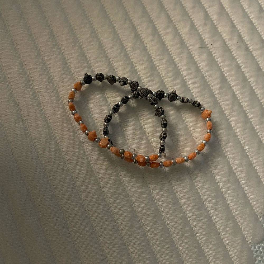Beaded Stretch Bracelets with turtle beads in gunmetal and Orange